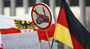 Kendi yaptıkları zulmü gizlemek için İslam karşıtı kitleler kurmaya çalışıyorlar