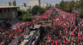 Kerbela'da tarihi veda! Milyonlar İranlı lider için meydanlara akın ediyor