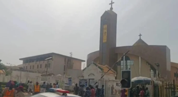 Kilisede izdiham: 10 ölü