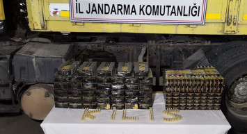 Kilis’te Suriye’ye Gidecek 33 Bin Mermi Ele Geçirildi