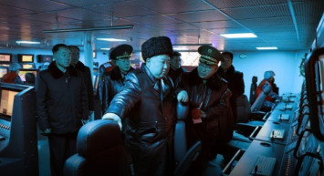 Kim Jong-un donanmayı nükleer silahlarla güçlendirme talimatı verdi