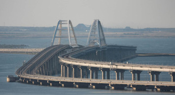 Kırım köprüsünün vurulduğu iddiası: Araç trafiğine kapatıldı