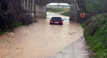 Kırklareli’nde Yağışlar Sele Neden Oldu: Vatandaşlar Kepçe İle Kurtarıldı