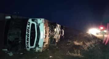 Kırşehir’de yolcu otobüsü devrildi: 15 kişi yaralandı