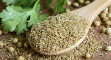 Kişniş nedir, neye iyi gelir, nasıl kullanılır? Vücuttaki benleri yok eden kişniş kürü tarifi 