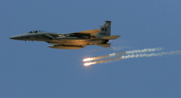 Kızıldeniz’de tansiyon yükseldi: ABD ve İngiltere, Husileri havadan vurdu