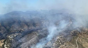 KKTC'de son yılların en büyük orman yangını görüldü! Türkiye, Kıbrıs Rum kesimi ve BM Barış Gücü'nden toplam 7 hava aracıyla yangına müdahalede bulunacak!
