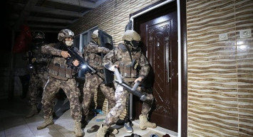 KOM ekipleri tarafından suç örgütlerine ilişkin sahil şeridinde bulunan illerde ''Müsilaj'' operasyonu başlatıldı!