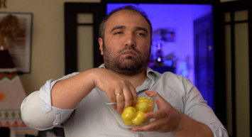 Komedyen Özgür Turhan kimdir, nereli ve kaç yaşında? Özgür Turhan düştü mü, sağlık durumu nasıl?