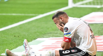 Konyaspor maçında sakatlanmıştı: Cenk Tosun’dan üzen haber geldi