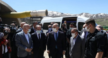 Kop Dağı’nda İnşaatı Devam Eden Tüneldeki Kazı İşleminde Yarıya Gelindi