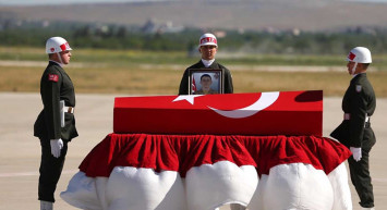 Köprübatı Hudut Karakolu'nda şehit düşen Piyade Er Oktay Salar, törenle memleketine uğurlandı