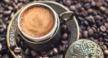 Köpüklü Türk kahvesi nasıl yapılır? 1 fincan Türk kahvesi kaç kaloridir? Bol köpüklü Türk kahvesi hazırlamanın püf noktaları