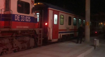Korku dolu anlar: Doğu Ekspresi treni raydan çıktı