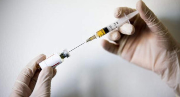 Koronavirüs aşısının etkisi geçici mi, kalıcı koruma sağlamıyor mu? Prof. Dr. Faruk Aydın'dan kritik açıklamalar!