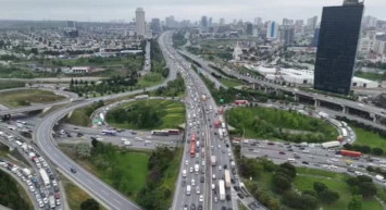 Kurban Bayramı İçin Yola Çıkarken Trafik Yoğunluğu Zirveye Ulaştı