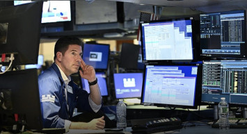 Küresel Piyasalar Belirsizlikte: Orta Doğu Gerilimi ve PMI Verileri Gündemde!