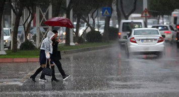 Kuvvetli Sağanak ve Fırtına Uyarısı! İstanbullular Dikkat!
