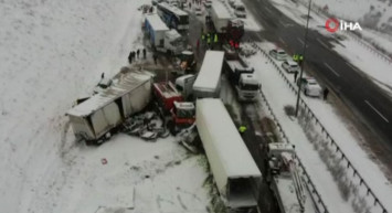 Kuzey Marmara Otoyolu'nda feci kaza: Kayganlaşan yolda 4 tır birbirine girdi