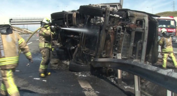 Kuzey Marmara otoyolunda korkunç kaza: Sürücü yanarak can verdi! O anlar kameraya yansıdı