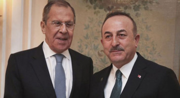 Lavrov ile Çavuşoğlu arasındaki tarihi görüşme gerçekleşti! İkiliden sıcak temaslar ve kritik açıklamalar!