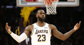 LeBron James'in Oyuncu Kartı Rekor Fiyata Satıldı