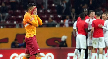 Levent Tüzemen, Galatasaray'ın Süper Lig'de Sivasspor'a mağlup olmasının ardından Domenec Torrent'i eleştirdi!