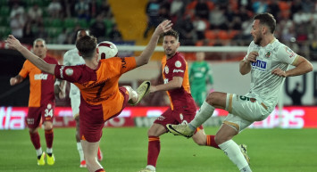 Ligde lider tekrardan Galatasaray! Alanyaspor'u gole boğdular
