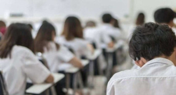 Lisede kaç ortalamayla sınıf geçilir, 3 zayıfla sınıfta kalınır mı? Lisede sınıf geçme şartları