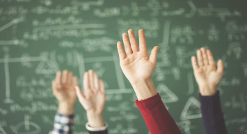 Lisede sınıfta kalma var mı? Lisede not ortalamasından veya nottan sınıfta kalma var mı? Devamsızlık sınırını aşan öğrenciler için yeni karar!