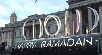 Londra'da iftar yemeği organizasyonu düzenlendi: Ezanı Türk imam okudu