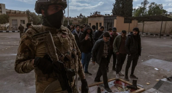 Lübnan, Suriyeli eski asker ve subayları teslim etti