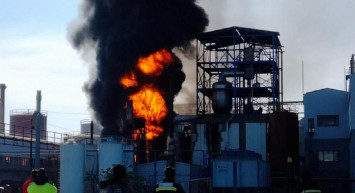 Lüleburgaz’da korkutan fabrika yangını: Çevre illerden ekipler geldi