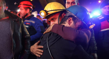 Maden şehitlerine veda: Hayatını kaybedenler son yolculuklarına uğurlanıyor