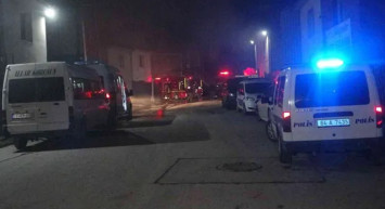 Mahalleyi Ateşe Verdi! Genci Linçten Polis Kurtardı