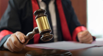 Mahkeme, Müdür Yardımcısını Tehdit Eden Öğrencinin Okulunu Değiştirdi