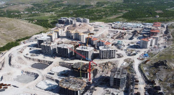 Malatya’da depremin izleri hızla siliniyor: Köy evleri yıl sonuna kadar teslim edilecek