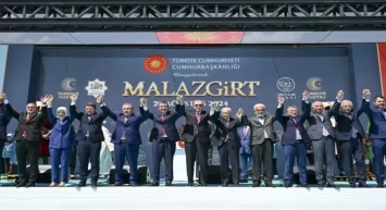 Malazgirt Zaferi'nin 953. Yıl Dönümü: Cumhurbaşkanı Erdoğan Muş'ta Büyük Bir Coşkuyla Kutlamalar Gerçekleştirildi