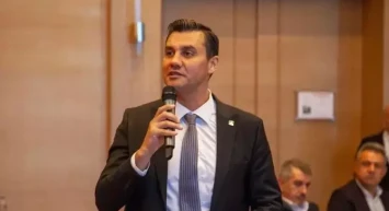 Manisa Büyükşehir Belediye Başkanı Zeyrek, ihaleler nedeniyle tehdit edildiğini açıkladı