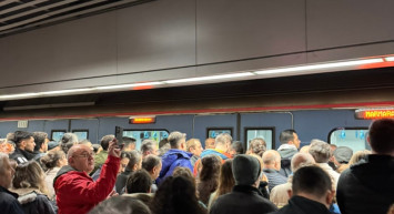 Marmaray'da arıza: Seferler yapılamıyor!