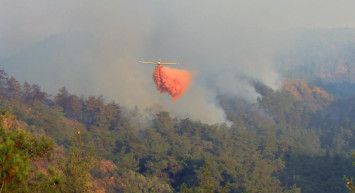Marmaris yanıyor! 20 helikopter, 14 uçak ile söndürme çalışmaları havadan devam ediyor