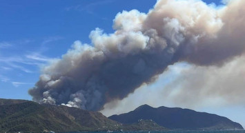 Marmaris’te korkutan orman yangını: Alevler kısa sürede büyüdü, gökyüzü dumanla kaplandı