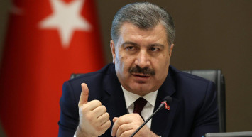 Maske takma zorunluluğu kaldırıldı mı? Toplu taşımada maske takmak zorunlu mu? Bakan Koca açıkladı!