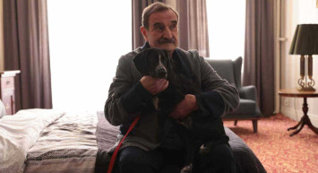 ﻿Masumlar Apartmanı Hikmet Baba öldü mü, diziden çıktı mı? Metin Coşkun diziden neden ayrıldı mı? Masumlar Apartmanı final mi olacak?