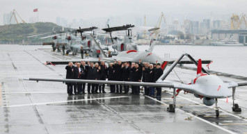 Mavi vatanın koruyucusu sahnede: Bayraktar TB3 ve Kızılelma TCG Anadolu'da