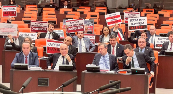 Meclis'te Yerlikaya'ya 'kayyım' protestosu