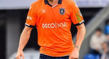 Medipol Başakşehir Tolga Ciğerci ile yollarını ayırdı mı? Tolga Ciğerci’nin yeni takımı belli oldu mu? Başakşehir ile sözleşmesi sona eren Tolga Ciğerci Antalyaspor ile anlaşmaya çok yakın