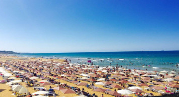 Megakentte tatil sezonu başladı: Uzmanlar temiz plajları açıkladı