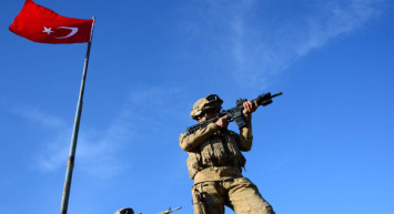 Mehmetçik terör yuvalarını yerle bir etti: 16 terörist etkisiz hale getirildi