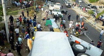Meksika'da Acı olay! ABD’ye Kaçmaya Çalışan Göçmenler Kaza Yaptı